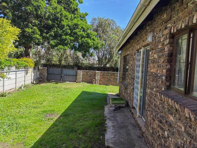 4 Bedroom Property for Sale in Heather Park Western Cape